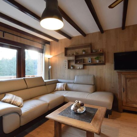 Very Welcoming And Cosy Chalet Nassogne Room photo