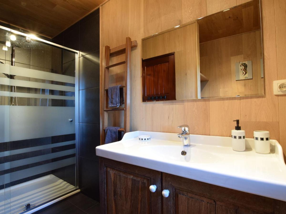 Very Welcoming And Cosy Chalet Nassogne Room photo